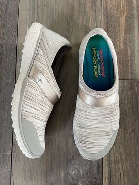 Skechers Microburst women's slip-on casual sneakers size US 7.5